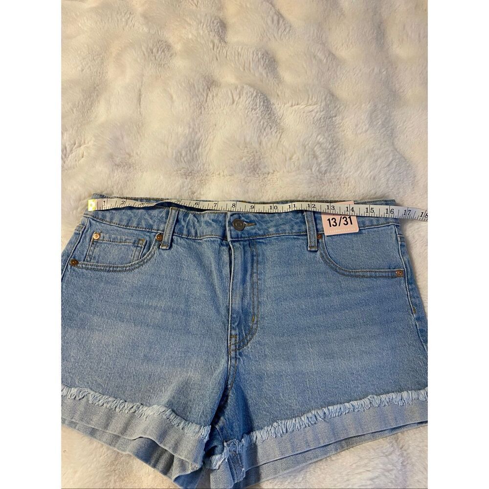 Celebrity Pink Mid-Rise Fray Shorts Sz 13/31 NWT - Picture 5 of 10
